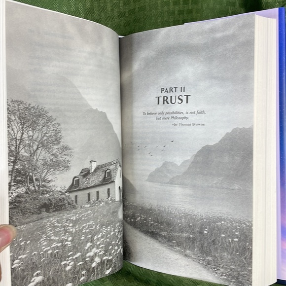 The Becoming : The Dragon Heart Legacy, Book 2 By Nora Roberts - Picture 8 of 8